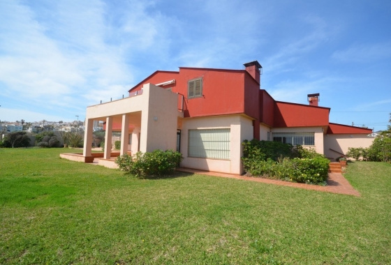 Resale - Villa - Torrevieja - Torrelamata - La Mata