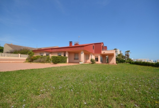 Resale - Villa - Torrevieja - Torrelamata - La Mata