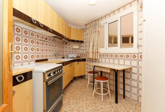 Resale - Apartment / flat - Torrevieja - Playa de los Locos