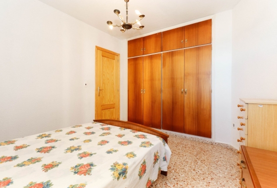 Resale - Apartment / flat - Torrevieja - Playa de los Locos