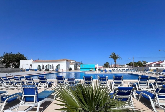 Resale - Bungalow - Torrevieja - La Siesta - El Salado -  Torreta