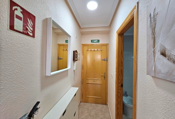 Resale - Apartment / flat - La Mata