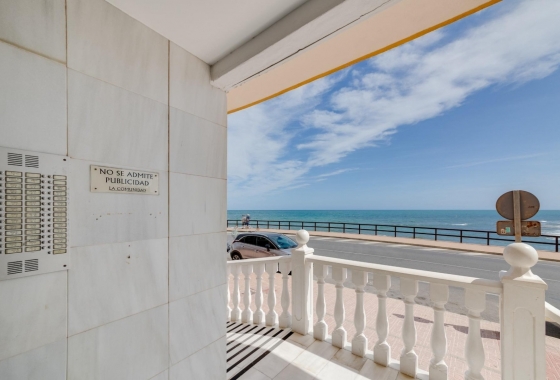 Resale - Apartment / flat - Torrevieja - Playa de los Locos