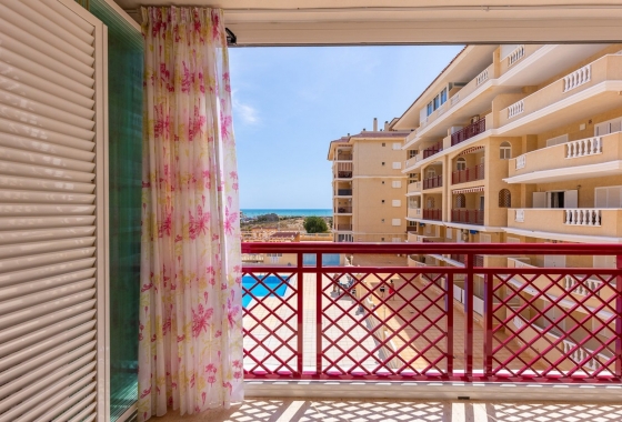 Resale - Apartment / flat - La Mata