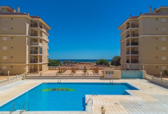 Resale - Apartment / flat - La Mata