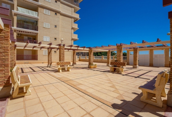 Resale - Apartment / flat - La Mata