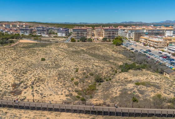 Resale - Apartment / flat - La Mata