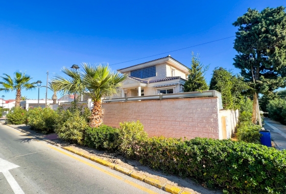 Resale - Villa - La Mata