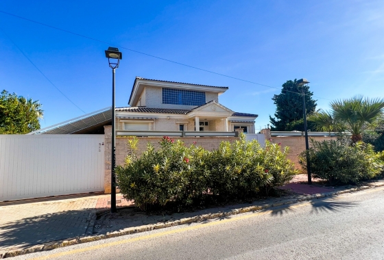 Reventa - Villa - La Mata