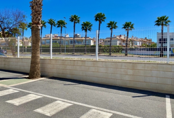 Resale - Bungalow - Torrevieja - Nueva Torrevieja - Aguas Nuevas