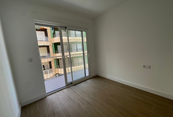 Resale - Apartment / flat - Torrevieja - Centro