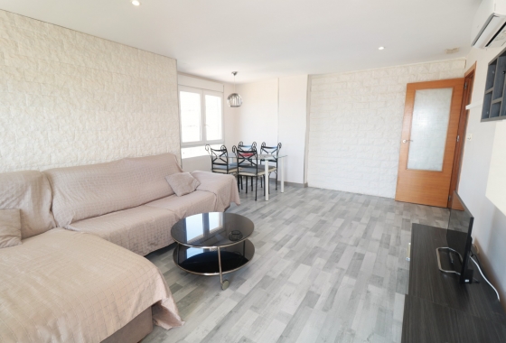 Resale - Apartment / flat - Torrevieja - Playa del Acequión