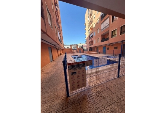 Resale - Apartment / flat - Torrevieja - Centro