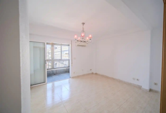 Resale - Apartment / flat - Alicante - Centro