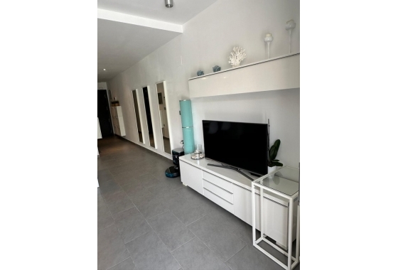 Resale - Apartment / flat - La Mata