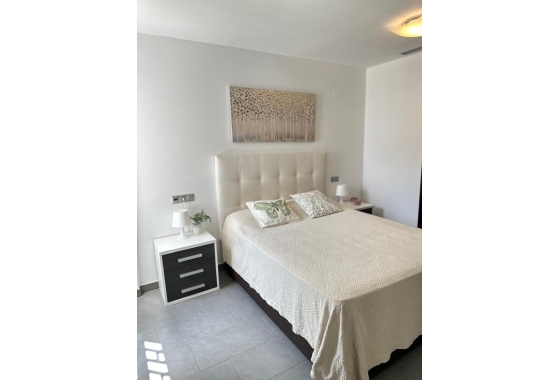 Resale - Apartment / flat - La Mata