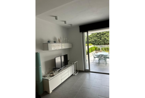 Resale - Apartment / flat - La Mata