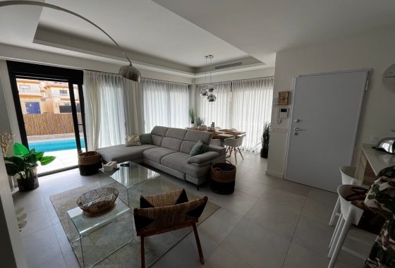 Resale - Villa - San Fulgencio