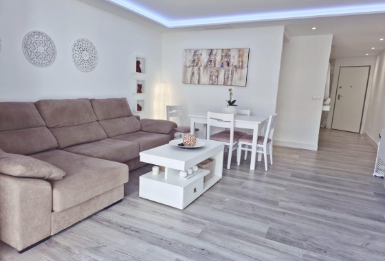 Resale - Apartment / flat - Torrevieja - Playa Acequion