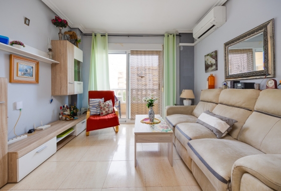 Resale - Apartment / flat - Torrevieja - Torrevieja - Playa de los Locos