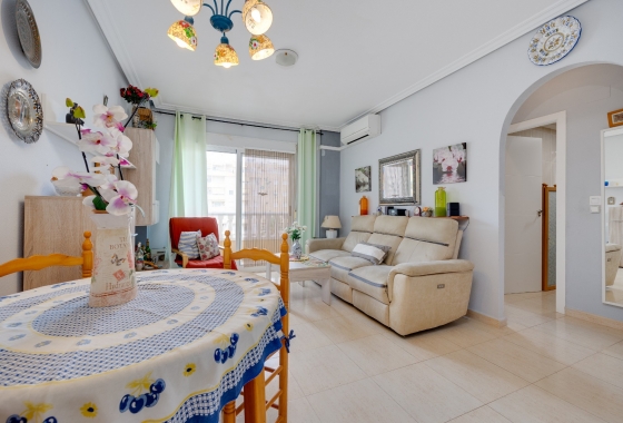 Resale - Apartment / flat - Torrevieja - Torrevieja - Playa de los Locos