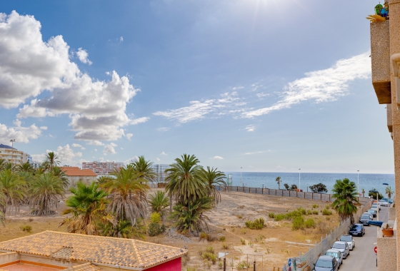 Resale - Apartment / flat - Torrevieja - Torrevieja - Playa de los Locos