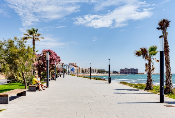 Resale - Apartment / flat - Torrevieja - Torrevieja - Playa de los Locos