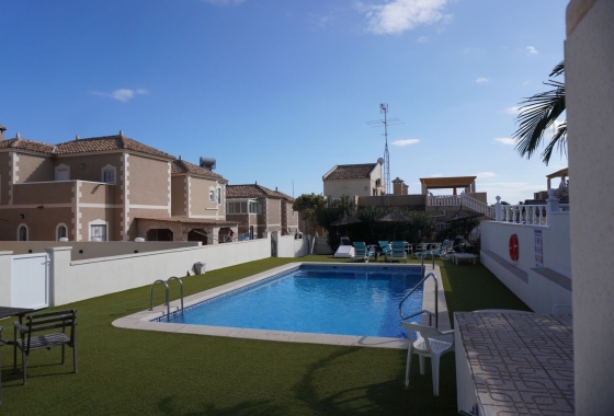 Resale - town house - Orihuela Costa - Villamartín