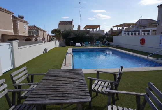 Resale - town house - Orihuela Costa - Villamartín