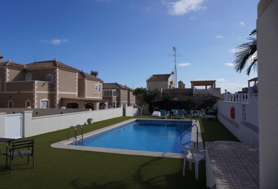 Resale - town house - Orihuela Costa - Villamartín