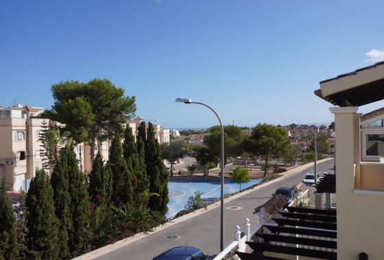 Resale - town house - Orihuela Costa - Villamartín