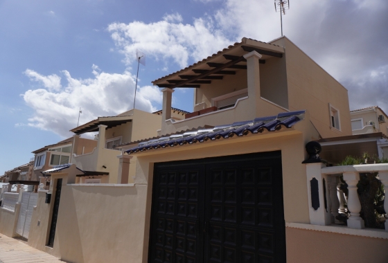 Resale - town house - Orihuela Costa - Villamartín