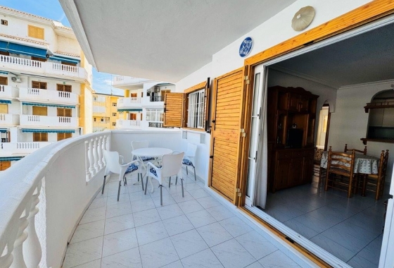 Resale - Apartment / flat - La Mata