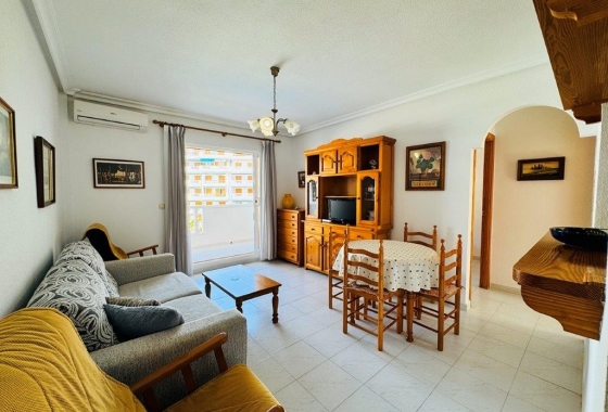 Resale - Apartment / flat - La Mata