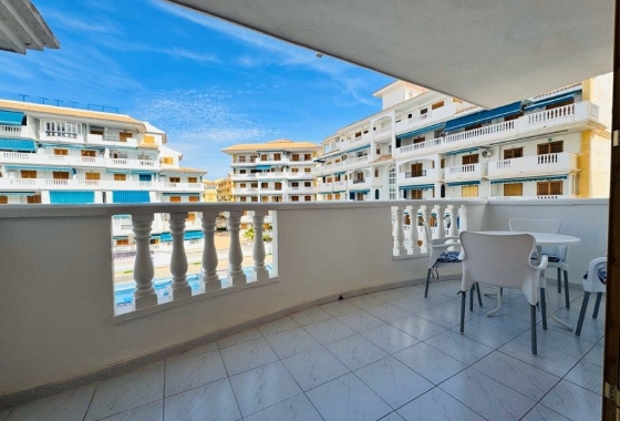 Resale - Apartment / flat - La Mata