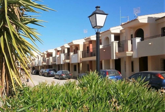 Resale - Bungalow - Torrevieja -  Urbanization