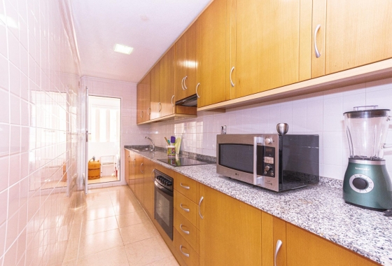 Reventa - Apartamento / piso - Torrevieja -  Urbanización