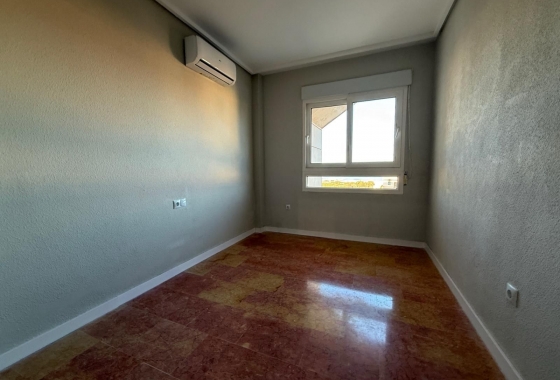 Rynek Wtórny - Poddasze - Torrevieja - Torrelamata - La Mata