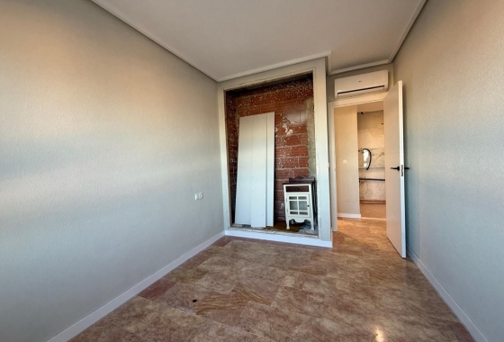 Rynek Wtórny - Poddasze - Torrevieja - Torrelamata - La Mata