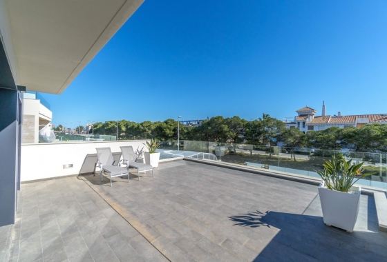 Resale - Villa - Orihuela Costa - Campoamor