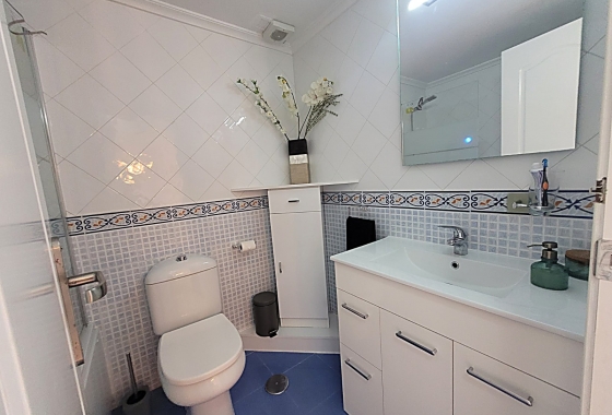 Resale - Apartment / flat - La Mata