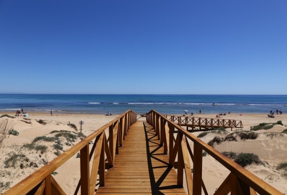 Resale - Apartment / flat - La Mata
