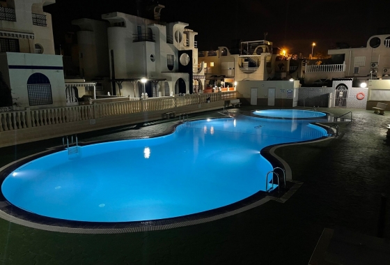 Resale - Apartment / flat - La Mata