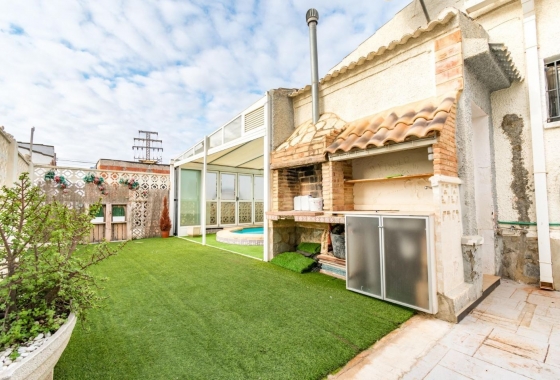 Resale - Villa - Torrevieja - La Siesta - El Salado -  Torreta