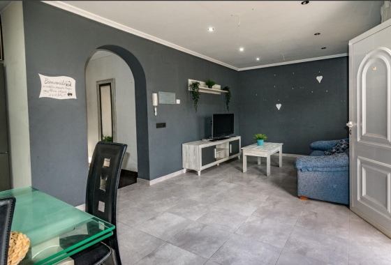 Resale - Villa - Torrevieja - La Siesta - El Salado -  Torreta