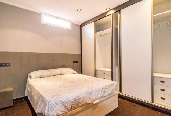 Resale - Villa - Torrevieja - La Siesta - El Salado -  Torreta