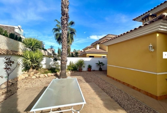 Resale - Villa - Orihuela Costa - Cabo roig - La Zenia