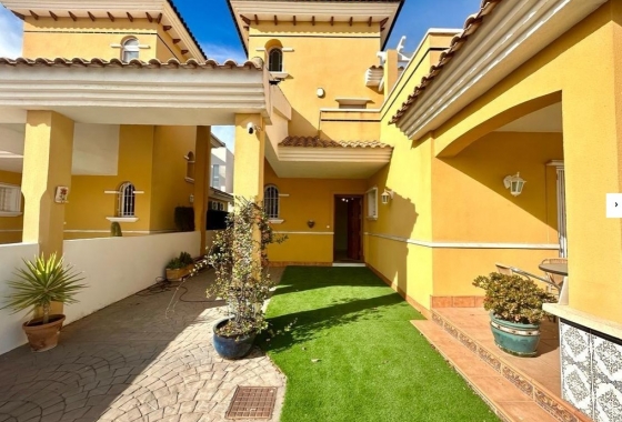 Resale - Villa - Orihuela Costa - Cabo roig - La Zenia