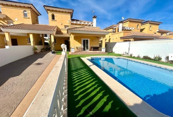 Resale - Villa - Orihuela Costa - Cabo roig - La Zenia