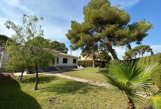Resale - Villa - Orihuela Costa - Dehesa de campoamor